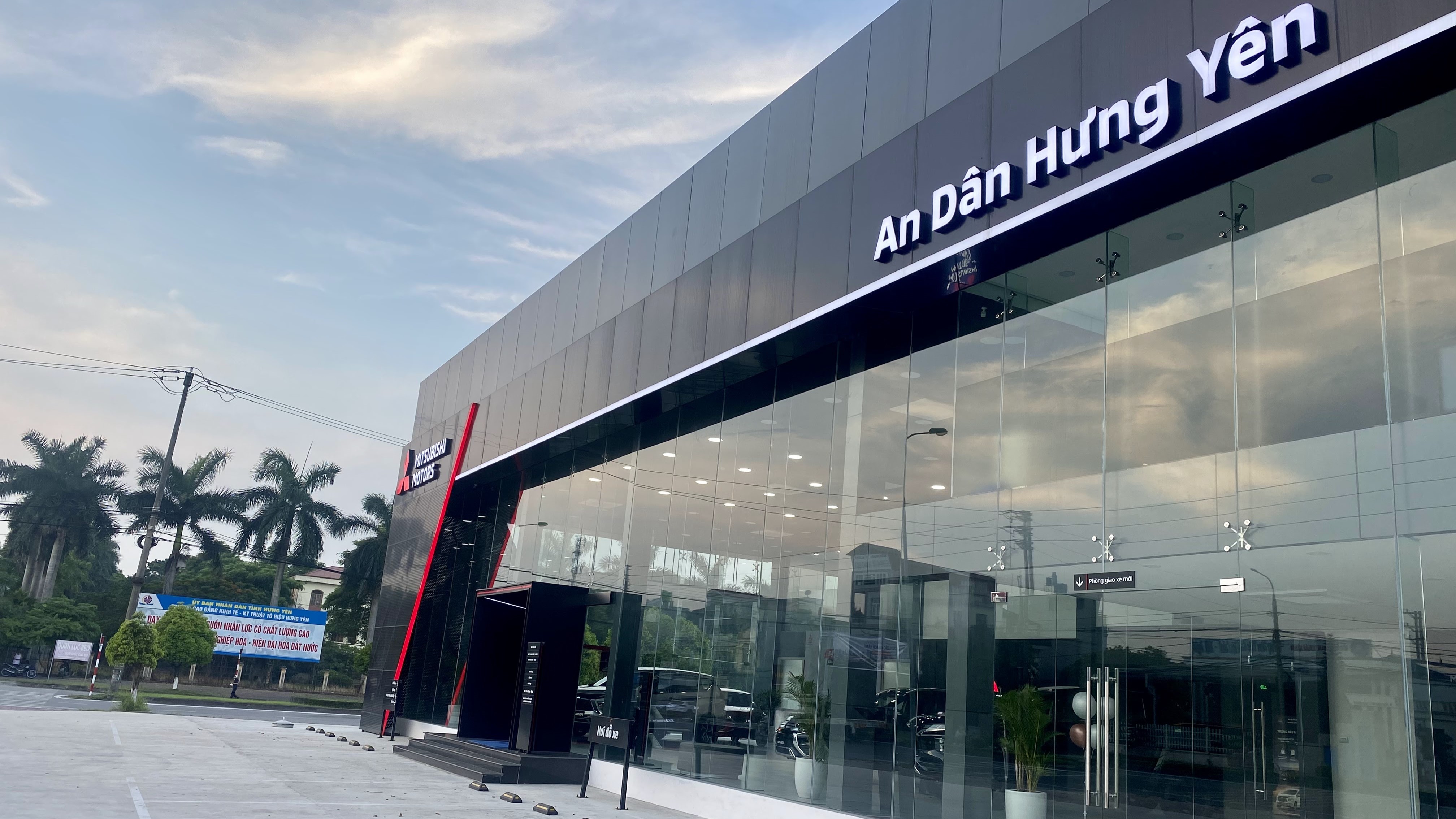 Hưng Yên: Đại lý Mitsubishi An Dân